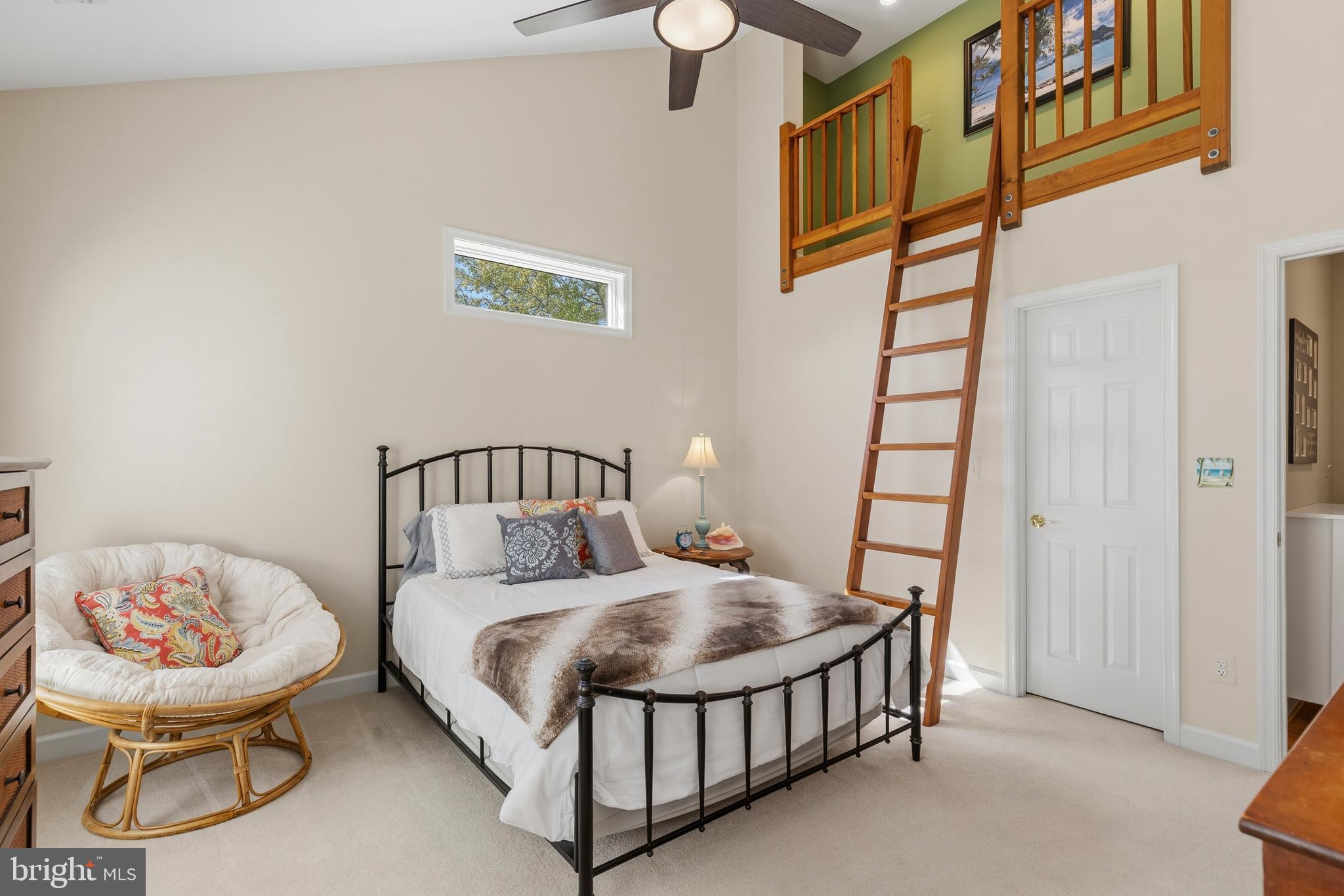 16527 Hampton Road Hamilton, VA 20158 - Photo 35 of 56 Secondary Bedroom #2 with En Suite Bathroom