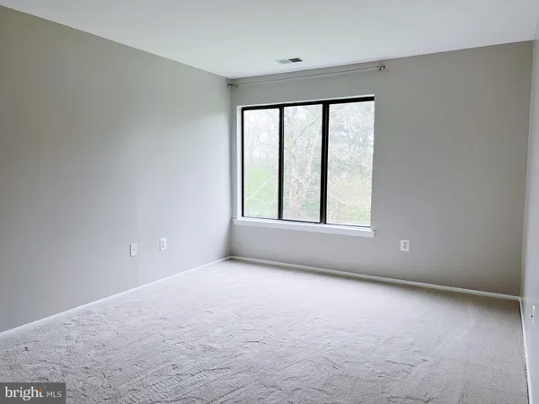 $2,150 | 8141 Needwood Road, Unit 102, Derwood, MD 20855