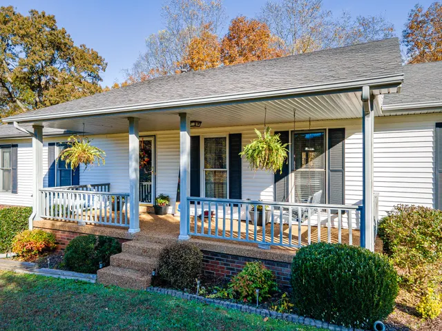 $429,900 | 2862 Hillcrest Drive, Centerville, TN 37033