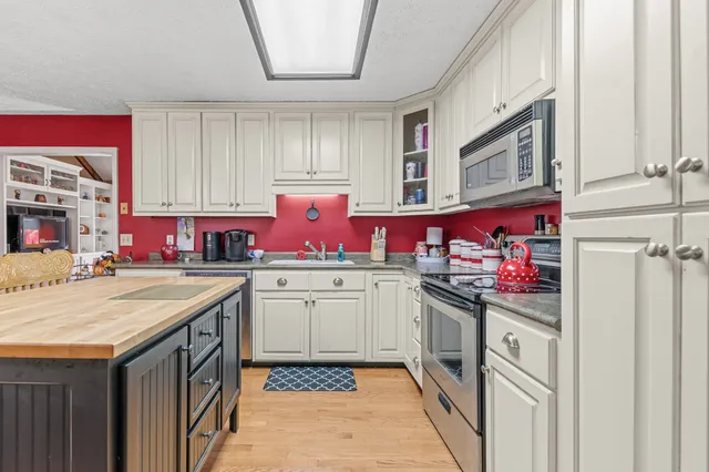 $429,900 | 2862 Hillcrest Drive, Centerville, TN 37033