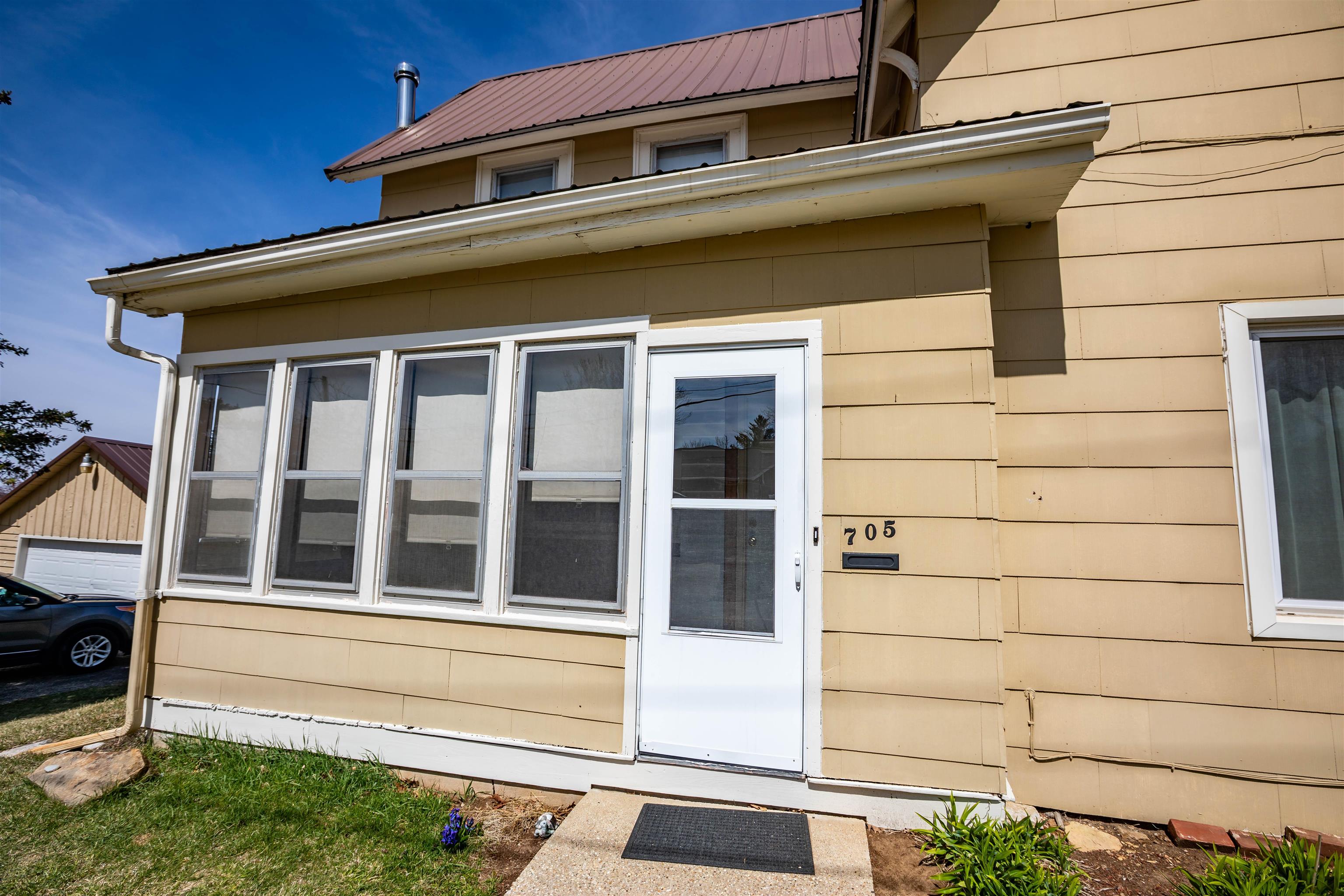 705 Fountain Street Mineral Point, WI 53565 - Photo 12 of 38