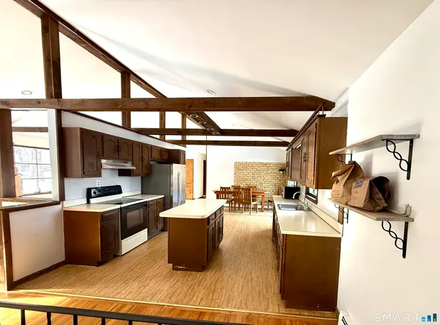 $2,900 | 27 White Oak Road, Shelton, CT 06484