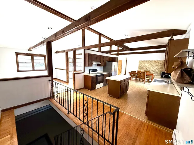 $2,900 | 27 White Oak Road, Shelton, CT 06484