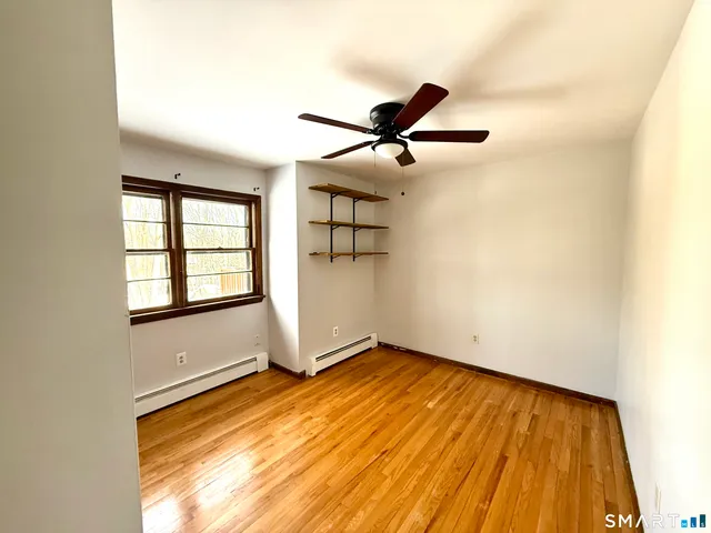 $2,900 | 27 White Oak Road, Shelton, CT 06484