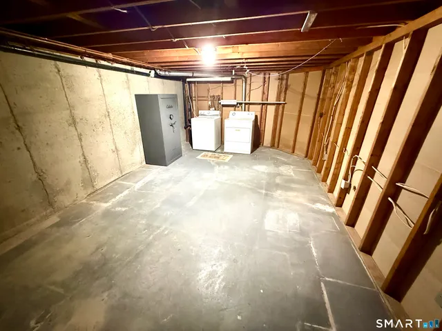 $2,900 | 27 White Oak Road, Shelton, CT 06484