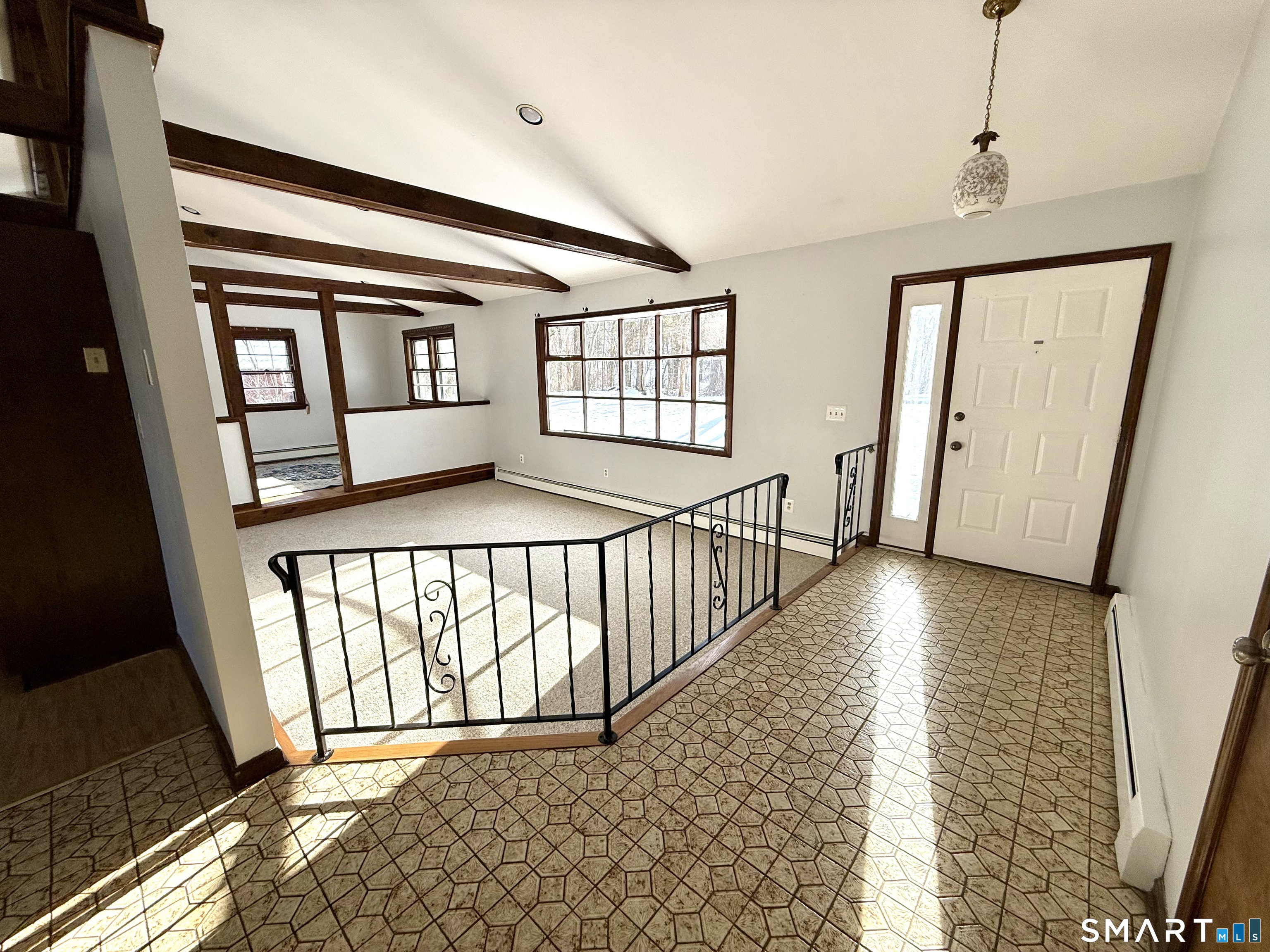 27 White Oak Road Shelton, CT 06484 - Photo 4 of 29