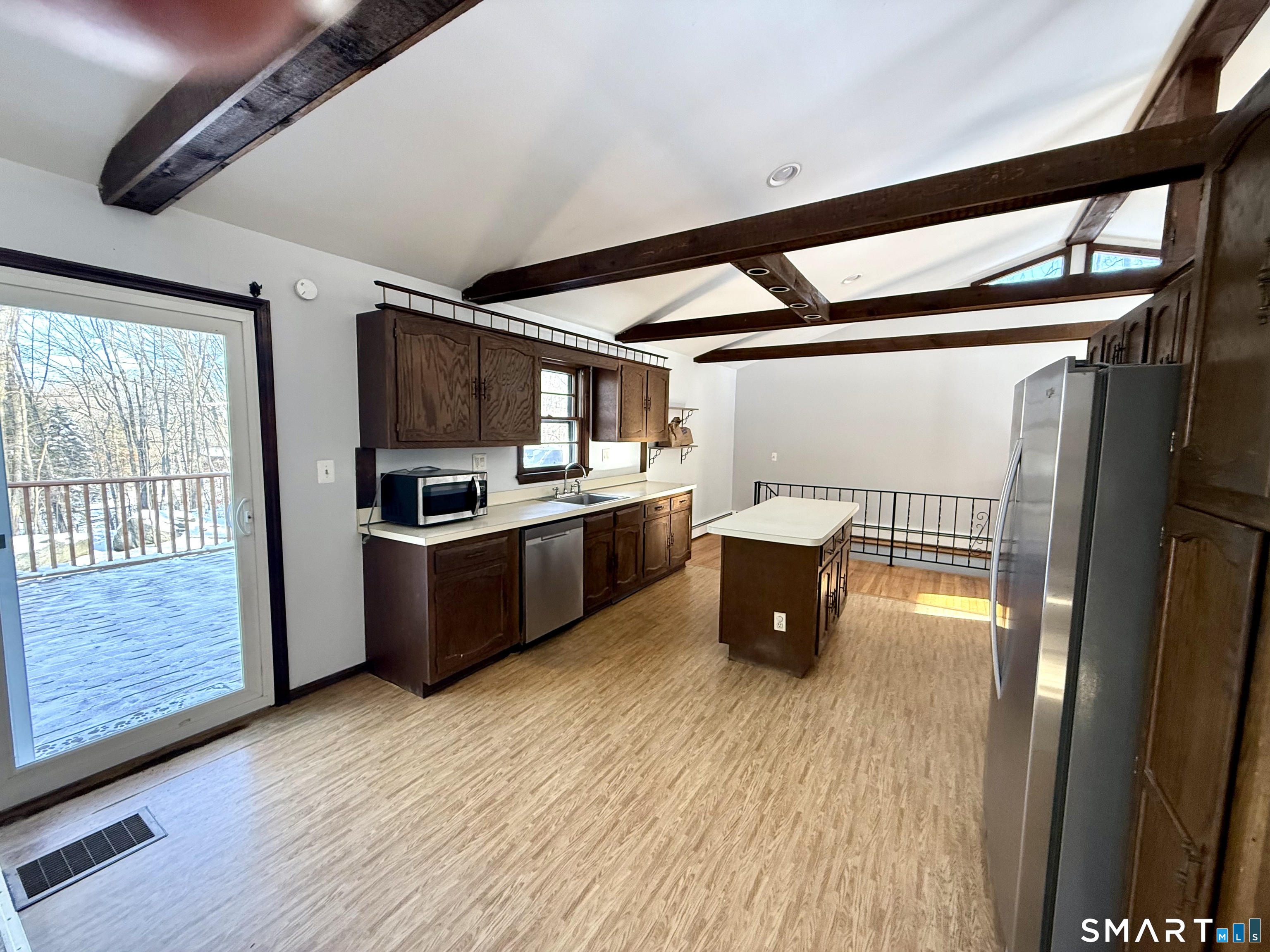 27 White Oak Road Shelton, CT 06484 - Photo 8 of 29