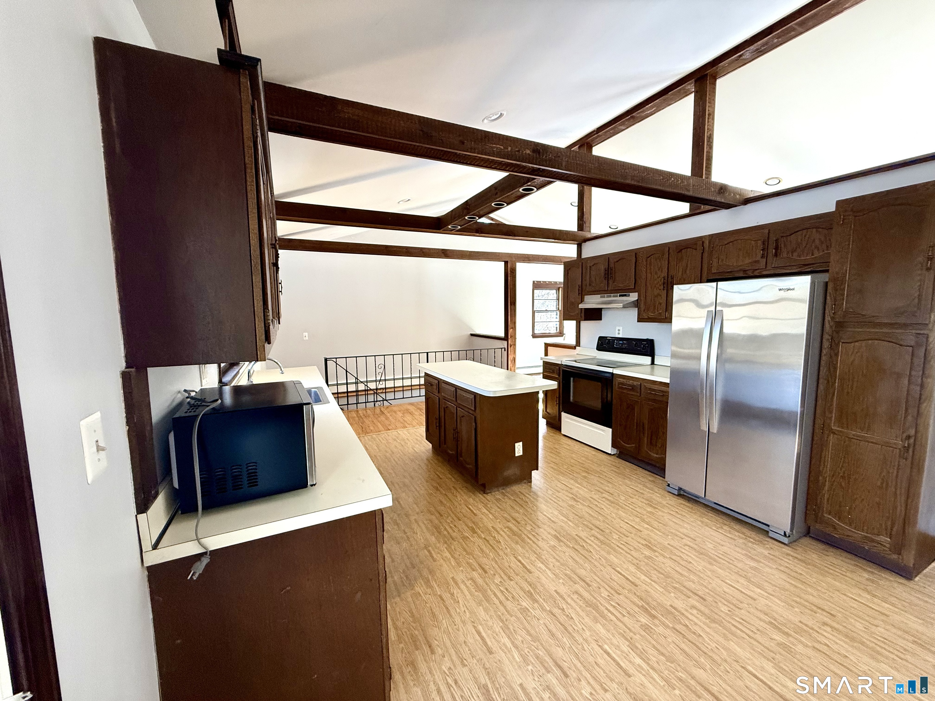 27 White Oak Road Shelton, CT 06484 - Photo 9 of 29