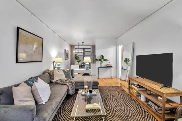 $499,000 | 222 East 35th Street, Unit 1E | Murray Hill
