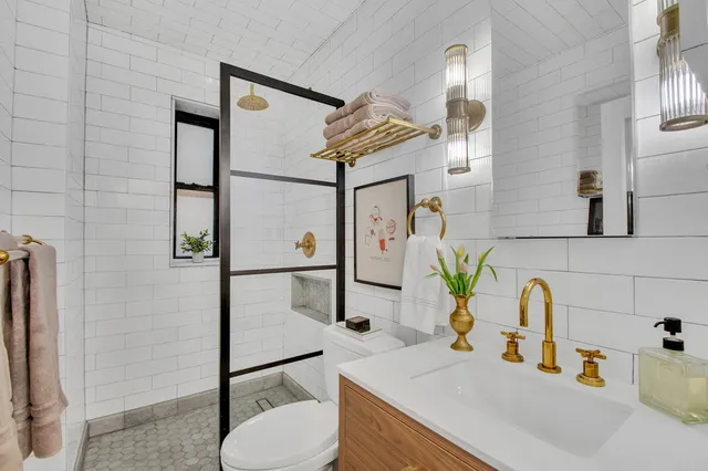 $499,000 | 222 East 35th Street, Unit 1E | Murray Hill