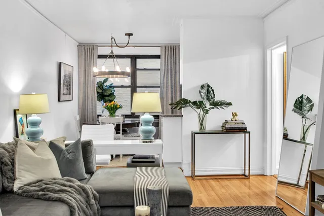 $499,000 | 222 East 35th Street, Unit 1E | Murray Hill