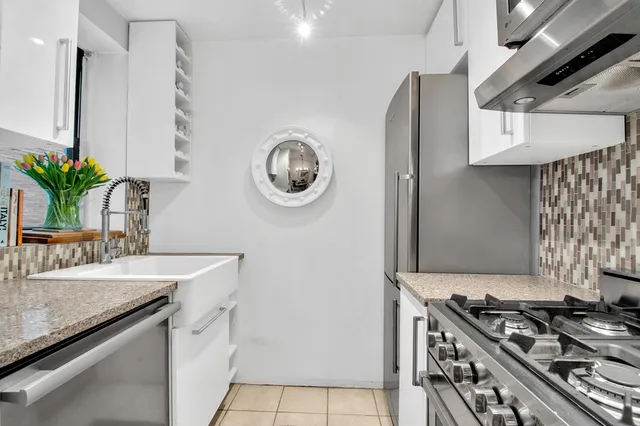 $499,000 | 222 East 35th Street, Unit 1E | Murray Hill