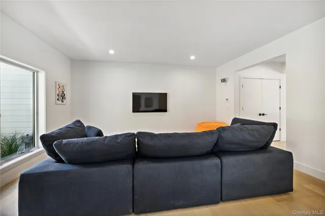 $4,995,000 | 19 Elm Lane, Montauk, NY 11954