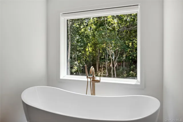 $4,995,000 | 19 Elm Lane, Montauk, NY 11954