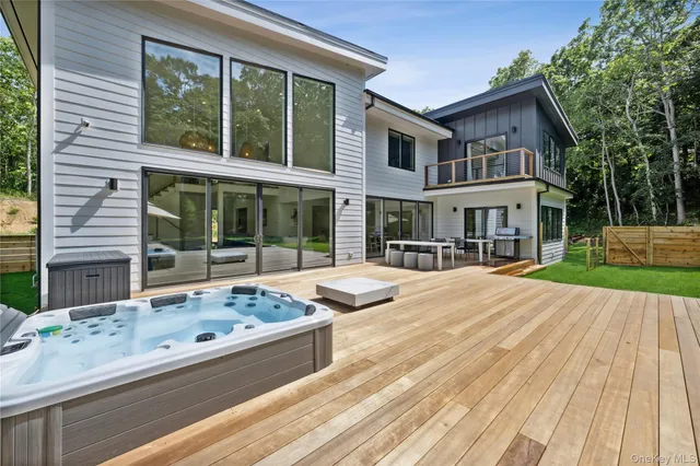 $4,995,000 | 19 Elm Lane, Montauk, NY 11954