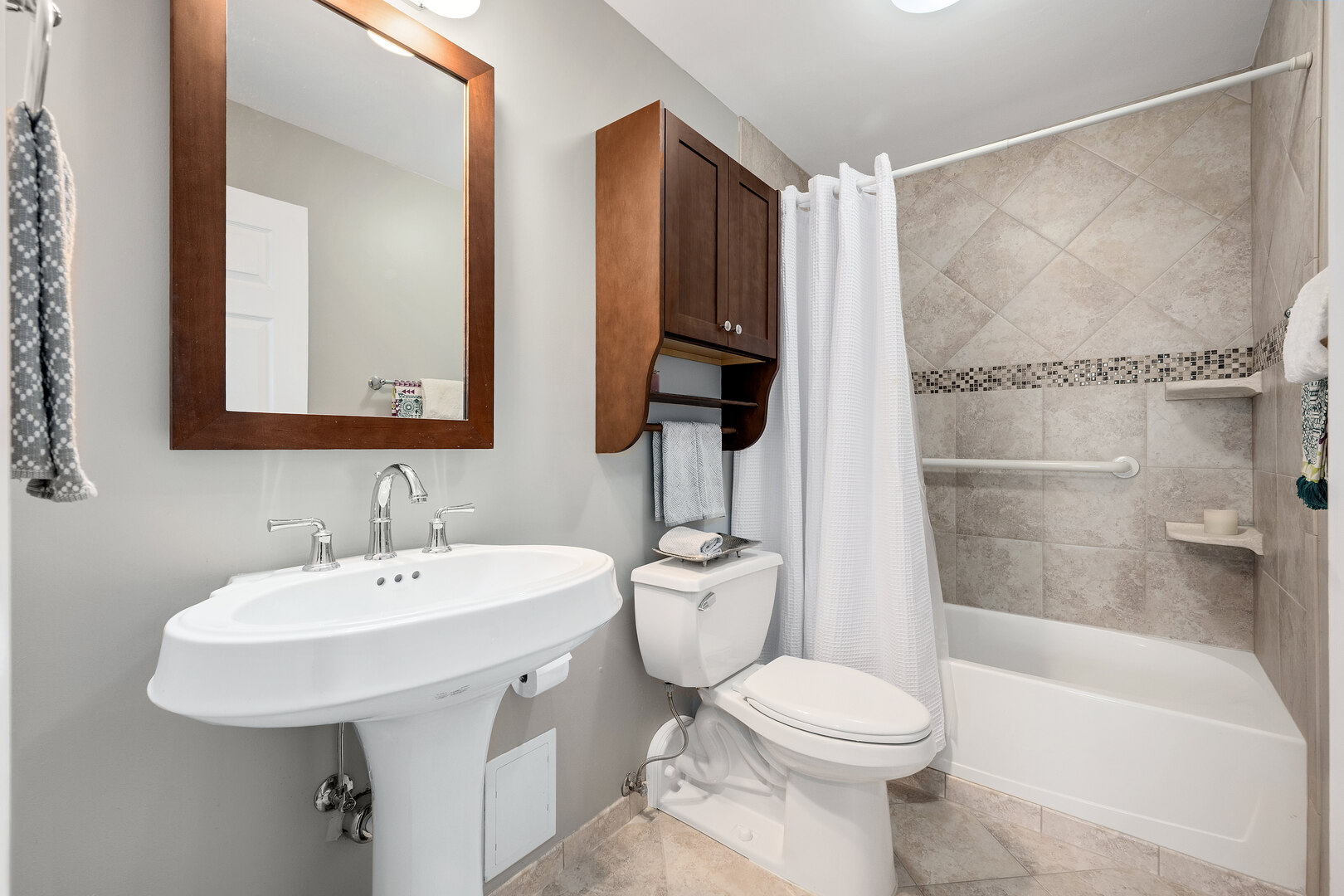 2000 St Regis Drive, Unit 6B Lombard, IL 60148 - Photo 19 of 32 a bathroom with a sink toilet and shower