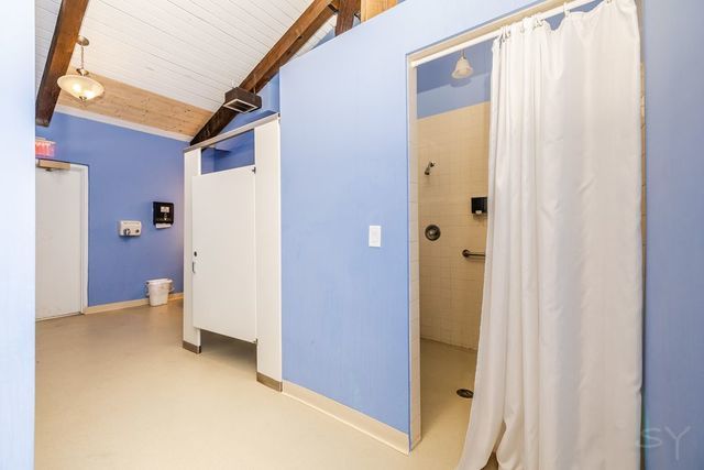 2000 St Regis Drive, Unit 6B Lombard, IL 60148 - Photo 26 of 32 a view of a bathroom with a sink
