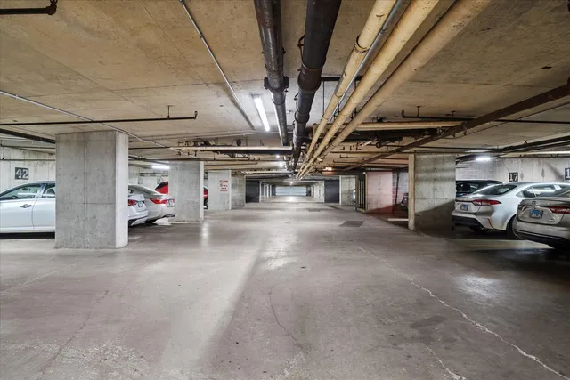 $262,000 | 2000 St Regis Drive, Unit 6B, Lombard, IL 60148