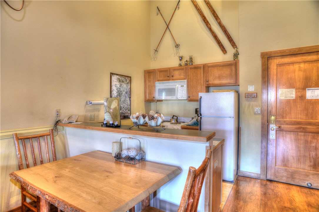 91 River Run Road, Unit 8136 Keystone, CO 80435 - Photo 7 of 20 Kitchen Dining