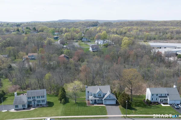 $575,000 | 107 Redwood Lane, Berlin, CT 06023