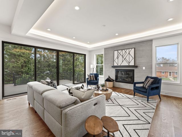 $2,350,000 | 6706 Lumsden Street, McLean, VA 22101