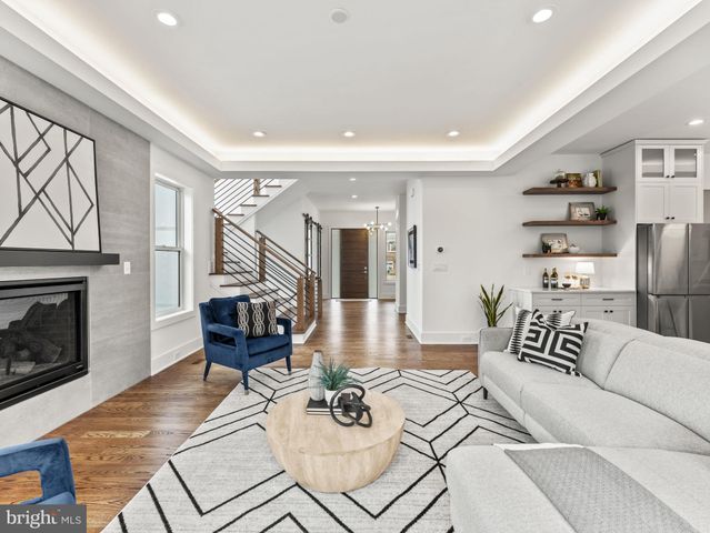 $2,350,000 | 6706 Lumsden Street, McLean, VA 22101