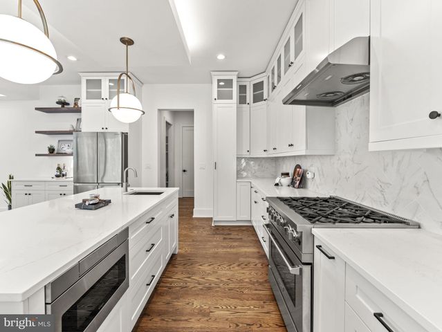 $2,350,000 | 6706 Lumsden Street, McLean, VA 22101