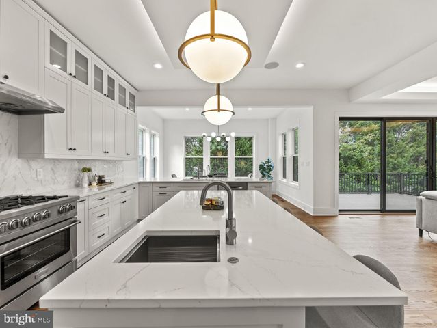 $2,350,000 | 6706 Lumsden Street, McLean, VA 22101