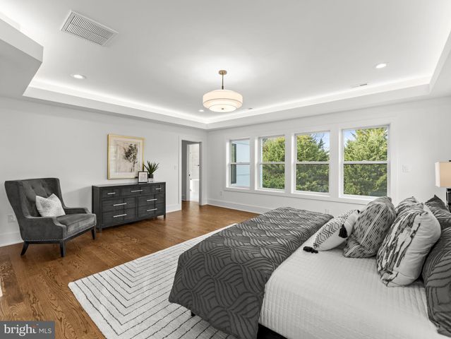$2,350,000 | 6706 Lumsden Street, McLean, VA 22101