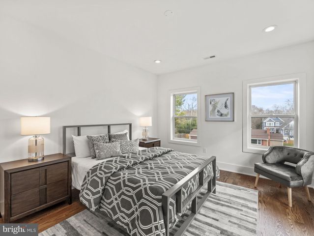 $2,350,000 | 6706 Lumsden Street, McLean, VA 22101