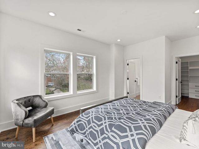 $2,350,000 | 6706 Lumsden Street, McLean, VA 22101