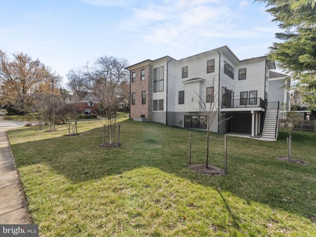 $2,350,000 | 6706 Lumsden Street, McLean, VA 22101