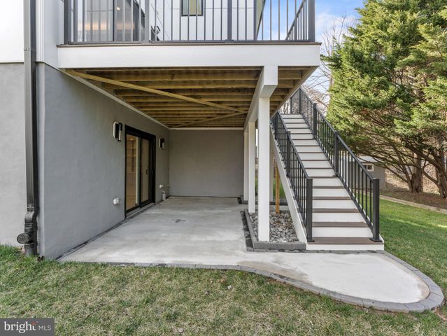 $2,350,000 | 6706 Lumsden Street, McLean, VA 22101