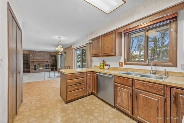 $450,000 | 315 Leeds Court, Naperville, IL 60565