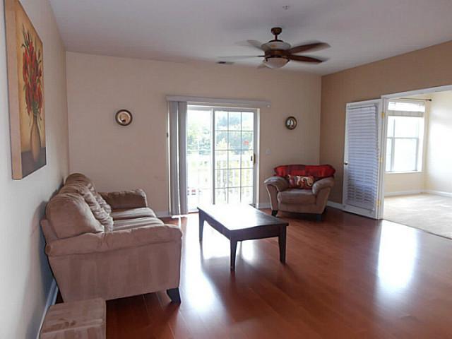 2245 Riverside Drive, Unit 302 Columbus, OH 43221 - Photo 2 of 10