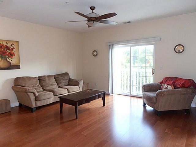 2245 Riverside Drive, Unit 302 Columbus, OH 43221 - Photo 3 of 10