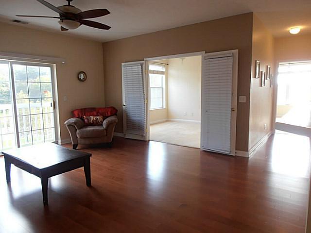 2245 Riverside Drive, Unit 302 Columbus, OH 43221 - Photo 4 of 10