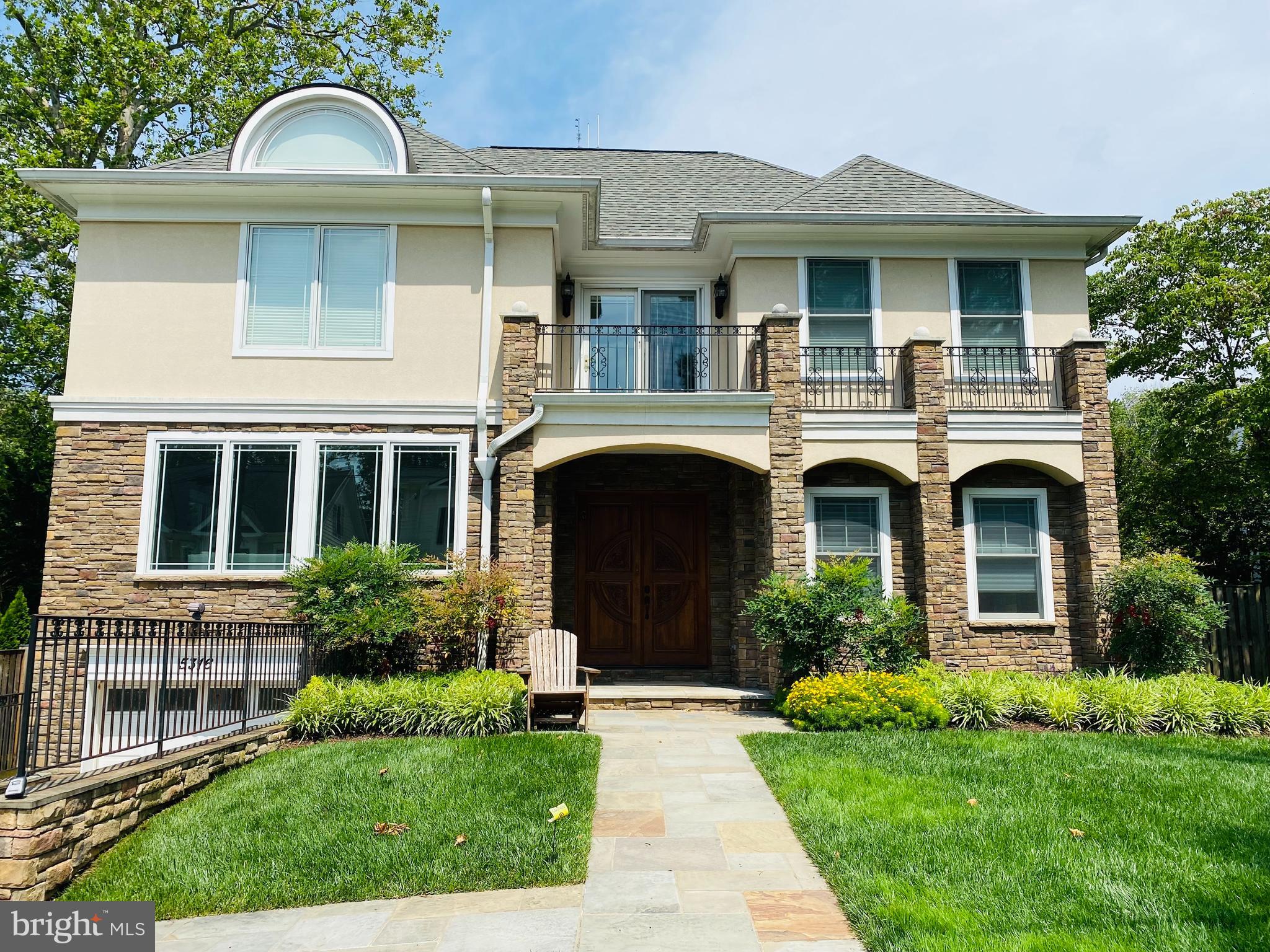 5316 Yorktown Road Bethesda, MD 20816 - Photo 2 of 43