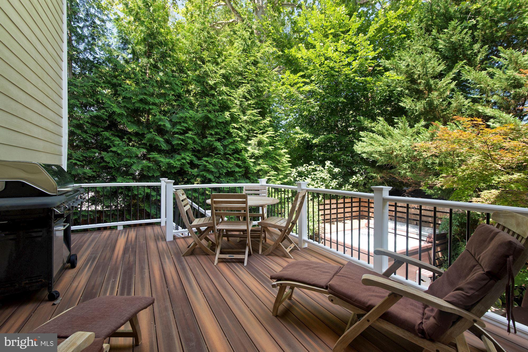 5316 Yorktown Road Bethesda, MD 20816 - Photo 36 of 43 Composite Deck