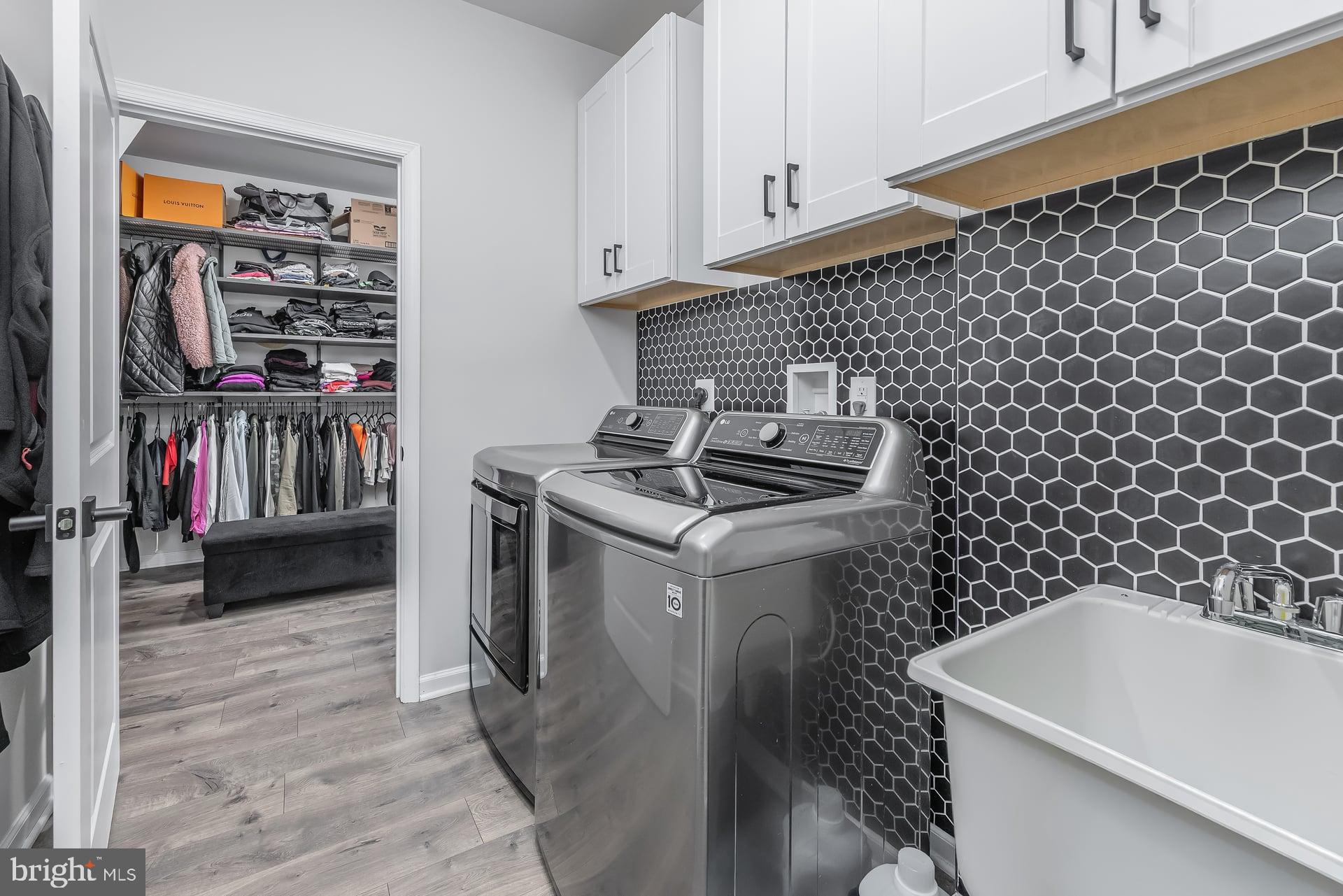 44 Walton Way Delanco, NJ 08075 - Photo 15 of 26 Walk in Laundry