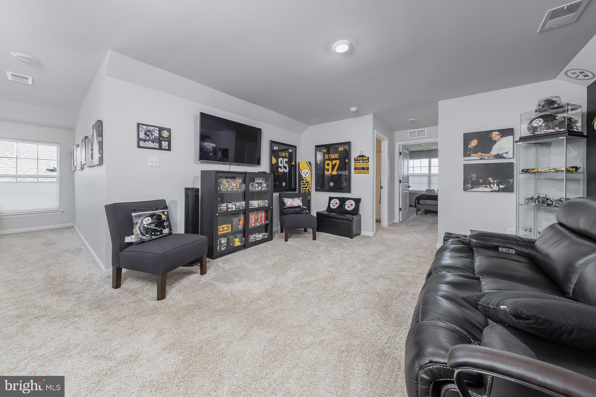 44 Walton Way Delanco, NJ 08075 - Photo 17 of 26 Upstairs Loft