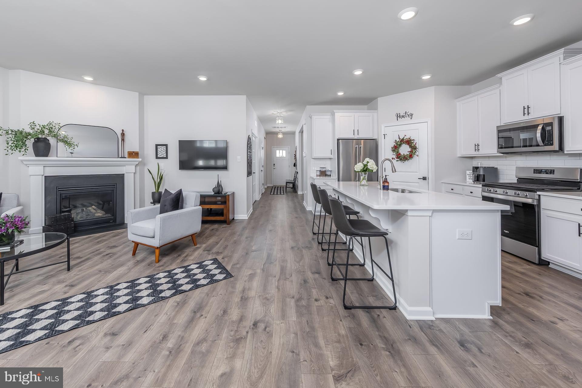 44 Walton Way Delanco, NJ 08075 - Photo 6 of 26 Neutral Finishes