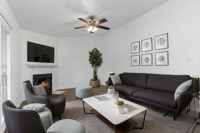 $140,000 | 4444 Victory Drive, Unit 1108, Houston, TX 77088