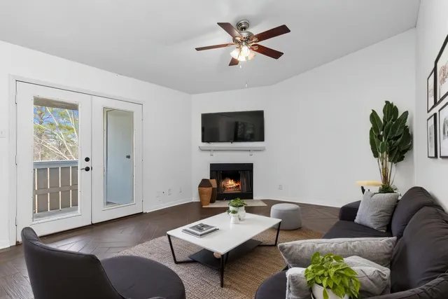 $140,000 | 4444 Victory Drive, Unit 1108, Houston, TX 77088