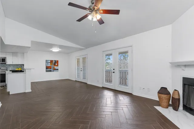 $140,000 | 4444 Victory Drive, Unit 1108, Houston, TX 77088