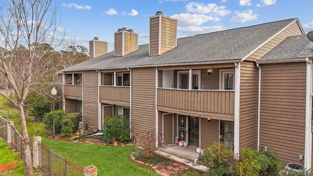 $140,000 | 4444 Victory Drive, Unit 1108, Houston, TX 77088