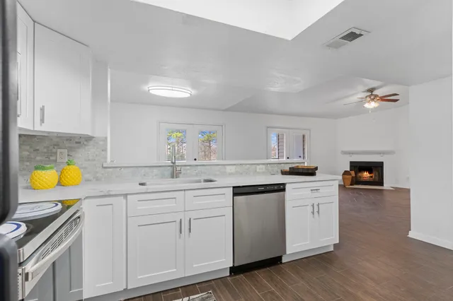 $140,000 | 4444 Victory Drive, Unit 1108, Houston, TX 77088