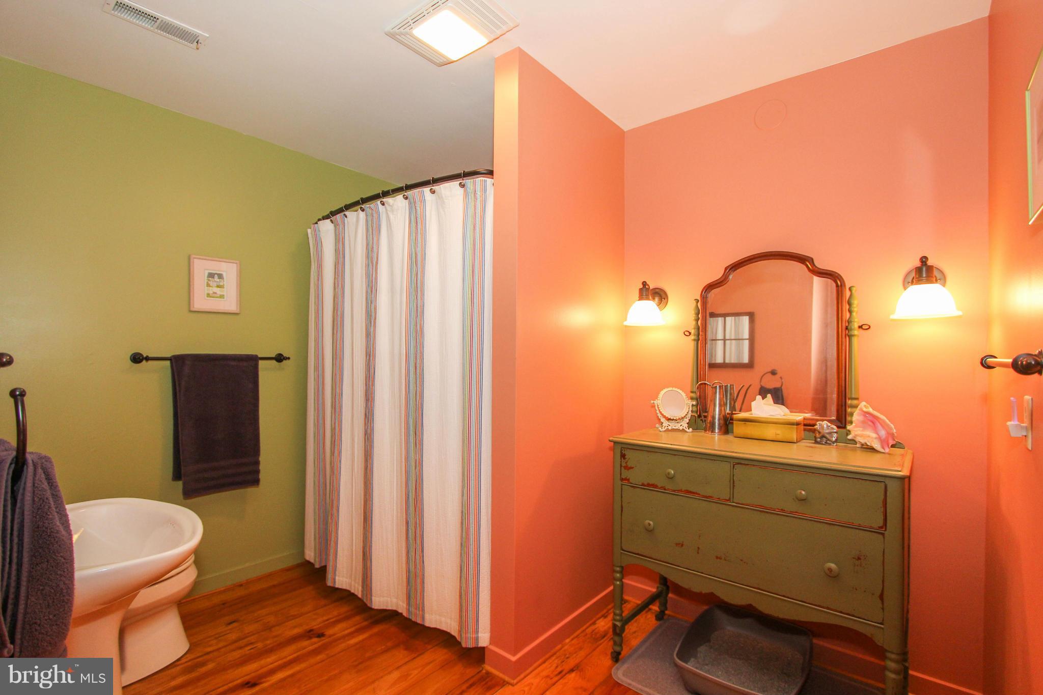1104 Morgan Grove Road Shepherdstown, WV 25443 - Photo 22 of 30 Bath
