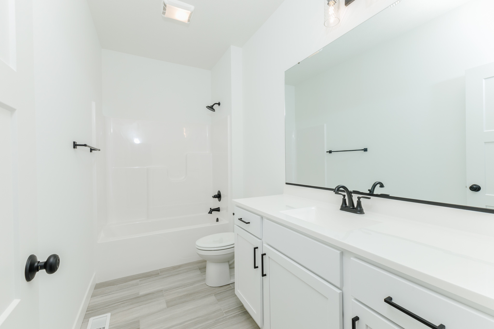 1912 Dunraven Road Bloomington, IL 61704 - Photo 25 of 38 Gallery Image 25