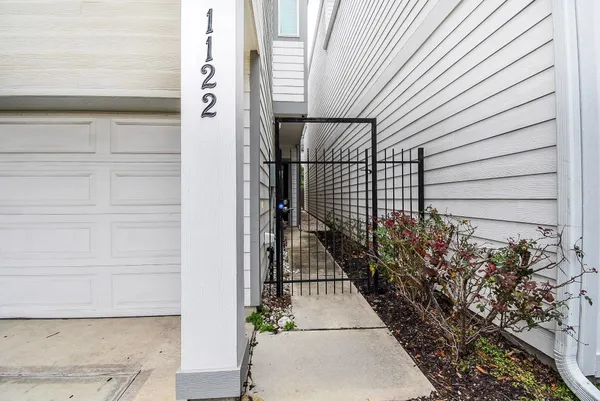 $3,600 | 1122 Live Oak Street, Houston, TX 77003